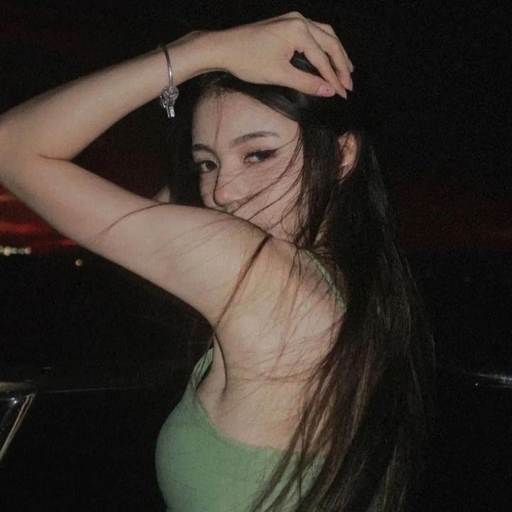 华装艳舞 海报